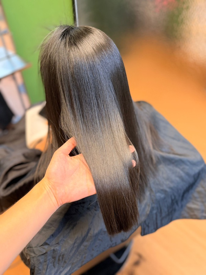 Smooth, shiny hair result at Botani Beauty Story